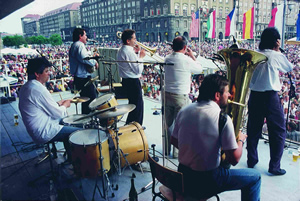 1995: Vor 30 000 Zuhörern vor dem Kulturpalast.